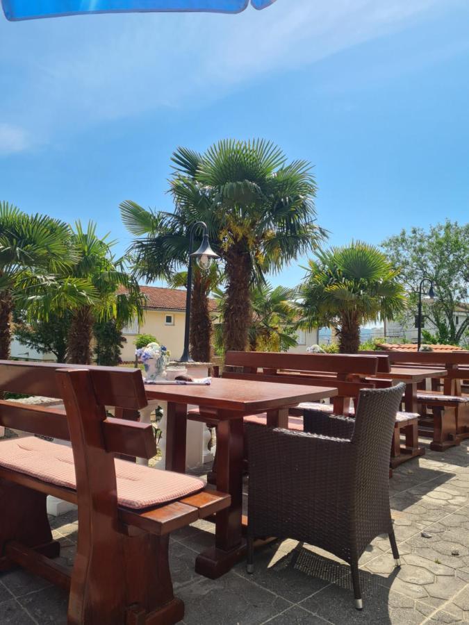Villa Carpe Diem Vantacici Eksteriør billede
